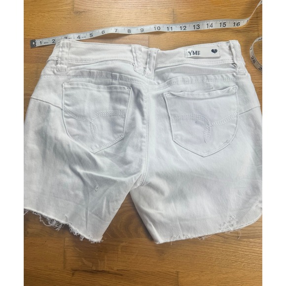 YMI Jeans Women's White Denim Cutoff Shorts with Frayed Hem Size 7 - Picture 2 of 7